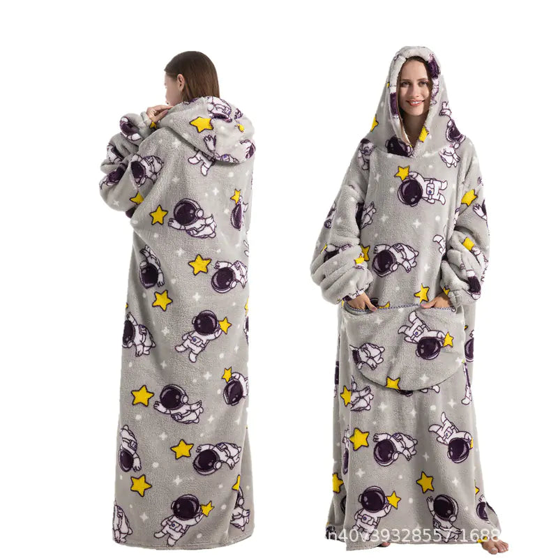 Deluxe Hooded Blanket for Outdoor Comfort