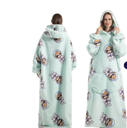 Deluxe Hooded Blanket for Outdoor Comfort